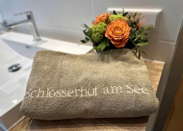 Schlosserhof Am *
